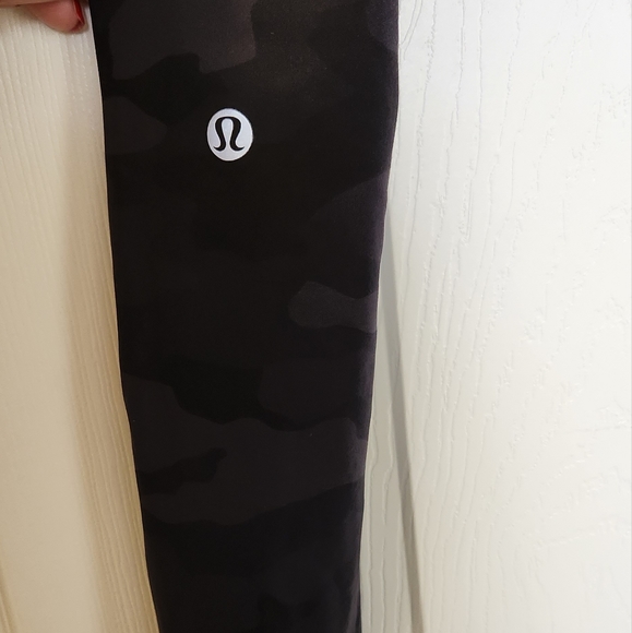EUC Lululemon Fast & Free HR Crop 23" - Picture 10 of 16